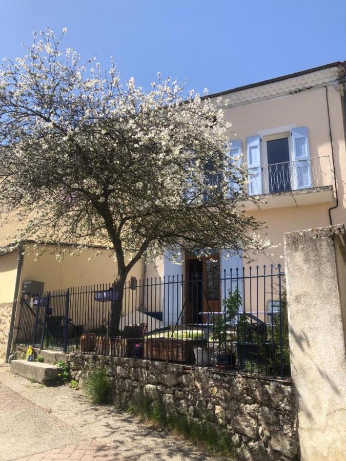 Montmaur-en-Diois Gite Des Nals מראה חיצוני תמונה